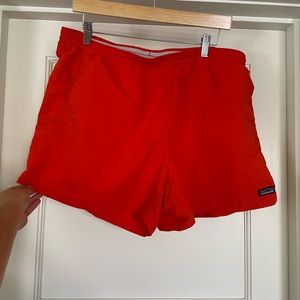 red patagonia baggie shorts xl